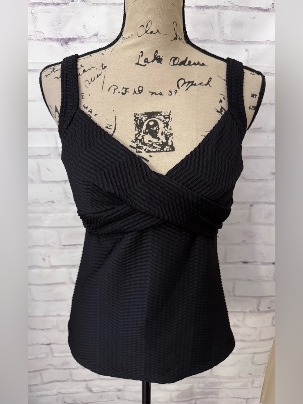 Lands' End Size 8 Tankini Swimsuit Top Black Textured Resortwear Wrap V Neck